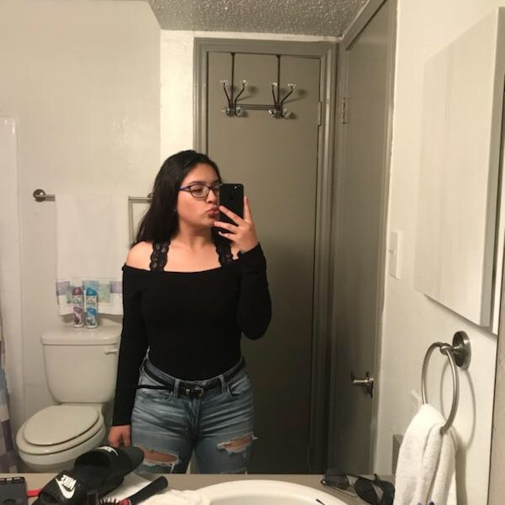 Meet your Posher, Leyda